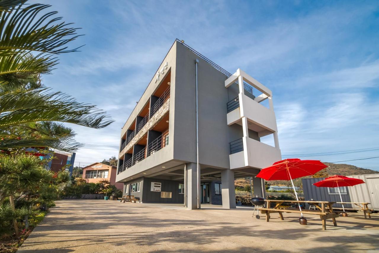 Jeju Soo Pension Seogwipo Exterior photo