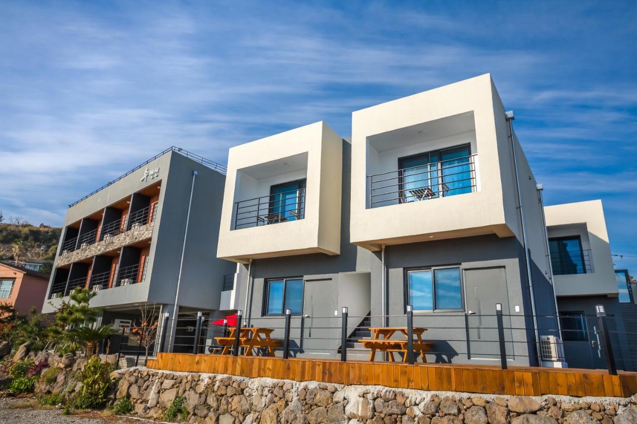 Jeju Soo Pension Seogwipo Exterior photo