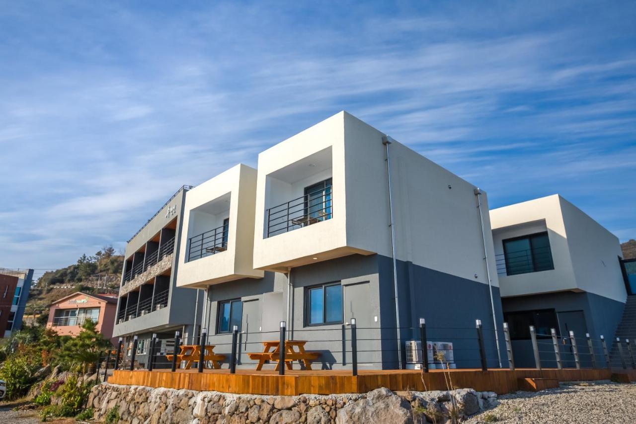Jeju Soo Pension Seogwipo Exterior photo