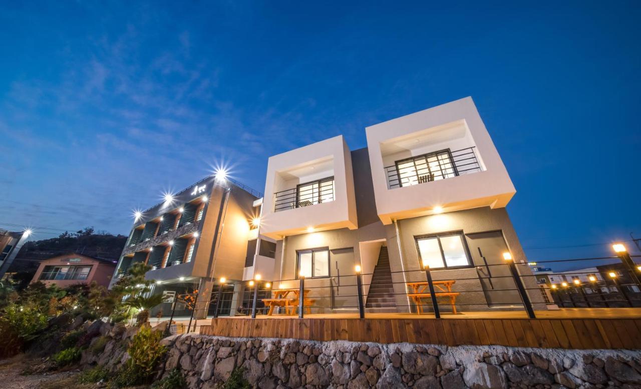 Jeju Soo Pension Seogwipo Exterior photo
